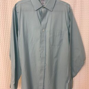 Brooks Brothers Regent Light Green Dress Shirt (16.5-35)